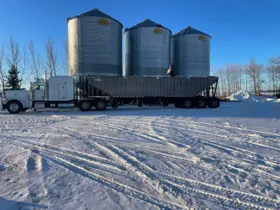 2016 Doepker Grain trailer Tridem Low kms 91378 Owned since new Good shape Three hopper Tires good O...
