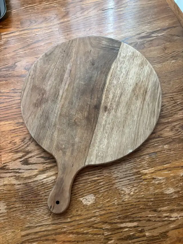Solid Wood Egg Serving Tray in Kitchen & Dining Wares in Mississauga / Peel Region - Image 3