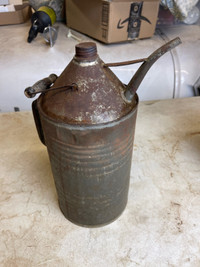ANTIQUE RAILROAD OIL CAN WITH GREAT PATINA #V0385