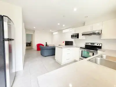 Address: 2xx W 48th Ave, Vancouver (Alberta St & 48th Ave) 3 Bed 1 Bath Furnished Legal Basement Sui...