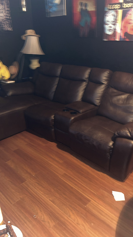 Beautiful brown leather sectional couch in Couches & Futons in Ottawa - Image 4