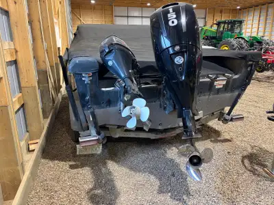 For sale 2017 Lund 1800 Tyee. With 150 Mercury 4 stroke motor and 9,9 hp Pro Mercury Kicker. Sitting...