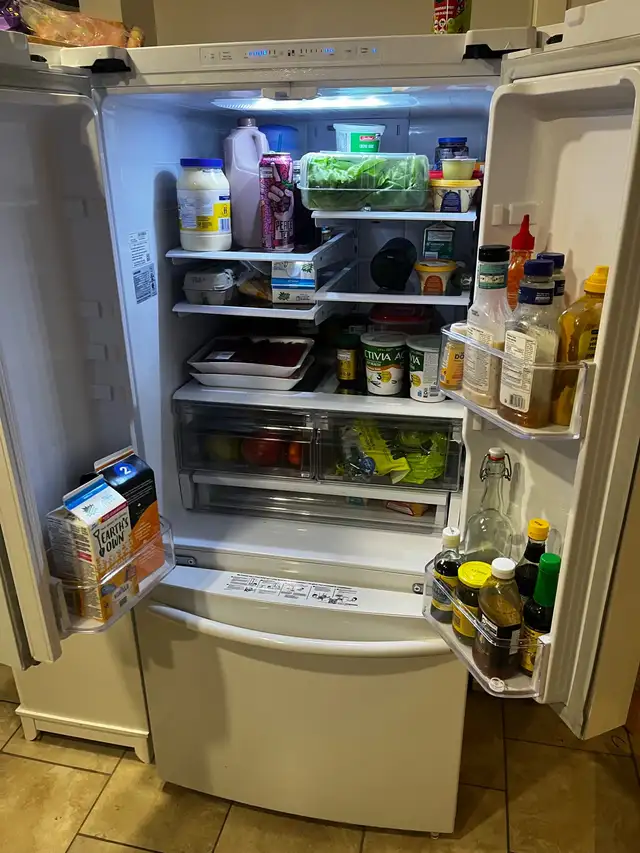Frigidaire Samsung in Refrigerators in Longueuil / South Shore - Image 3