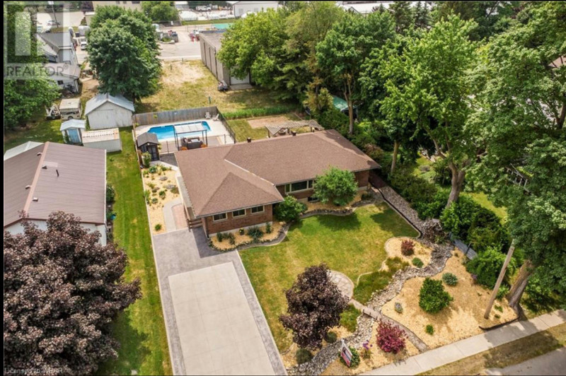 Beautiful Bungalow In Harriston Houses for Sale Stratford Kijiji