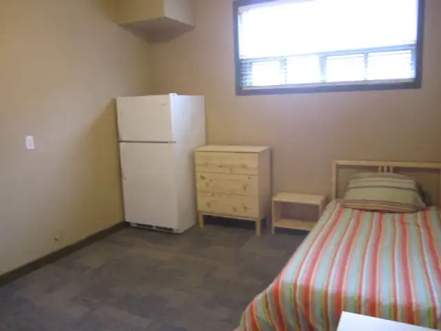 McMaster Off-Campus Student Residence - WiFi, Maid, Parking63436972262531124