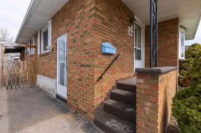 Rroms for Rent in Basement - Oshawa