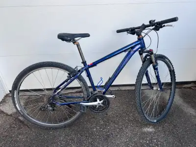 2007 Specialized Crosstrail Pro Hybrid Bike, View more
