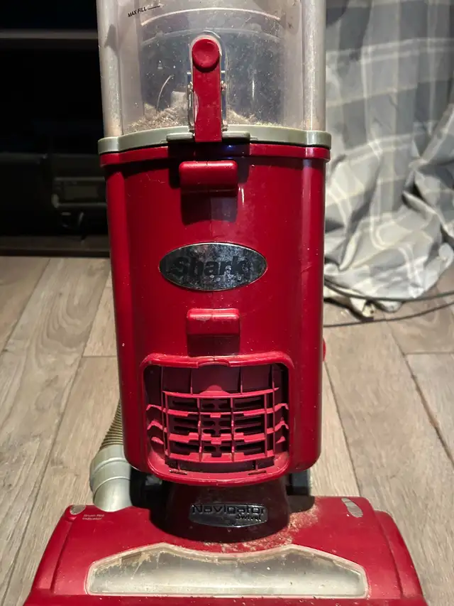 Shark vacuum in Vacuums in Winnipeg - Image 3