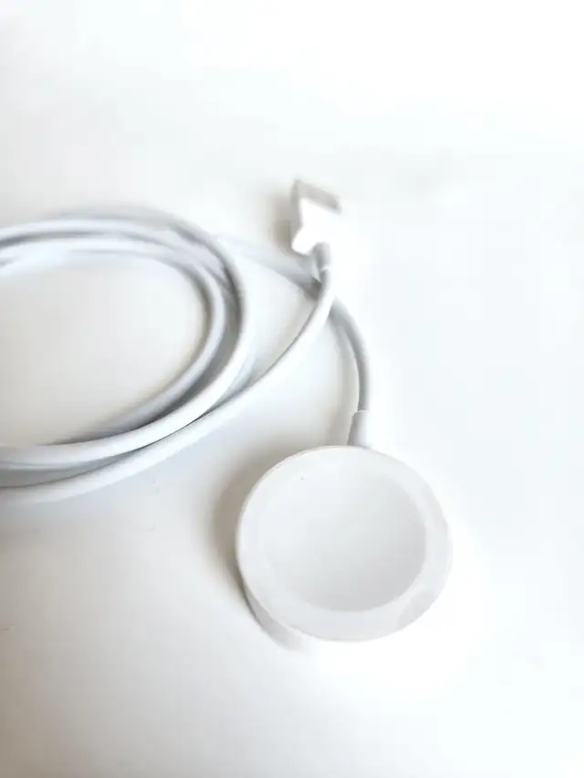 Apple Watch Charger Compatible with iWatch Series SE/SE2/ 9/8/7 in General Electronics in Burnaby/New Westminster - Image 7