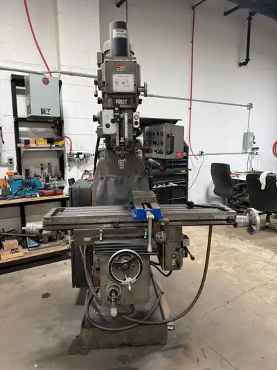 2007 FIRST LC-20VSG VERTICAL KNEE MILLING MACHINE Manufacturer: Long Chang Machinery Co. Model: LC-2...