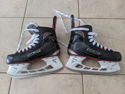 Bauer Vapor X500 Hockey Skates Size 3.5D, View more