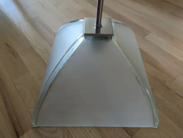 Lampe carrée suspendue en verre - Square glass ceiling lamp in Indoor Lighting & Fans in Longueuil / South Shore - Image 4