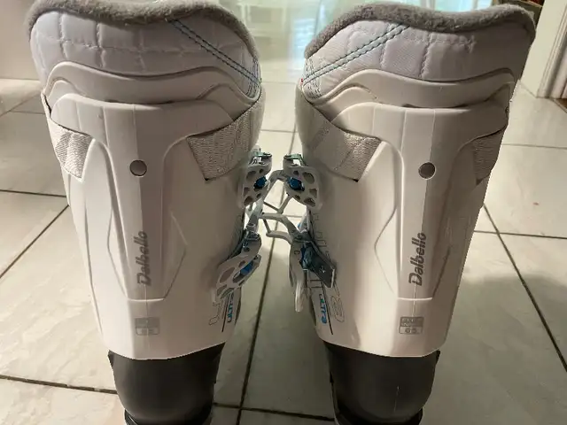 Dalbello Ultra 8 women’s ski boots in great condition in Ski in Markham / York Region - Image 5