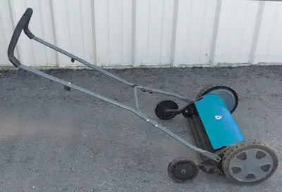 YARDWORKS MANUAL WALK-BEHIND REEL LAWN MOWER, View more