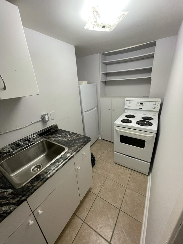 COBOURG - 1 BEDROOM ALL INCLUSIVE APARTMENT AVAILABLE 3