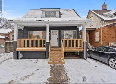 Available from May 1, 2026 3+2 Bedroom House for Rent | 2.5 Bathrooms | 1 Parking Spot Walking Dista...