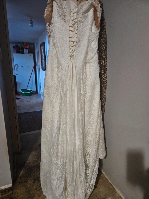 Wedding dress. New, never worn. in Wedding in Sudbury