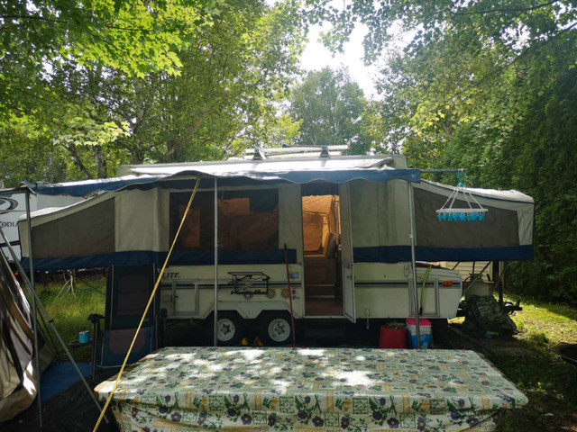 À vendre grande tente roulotte Camplite dans VR et caravanes  à Shawinigan