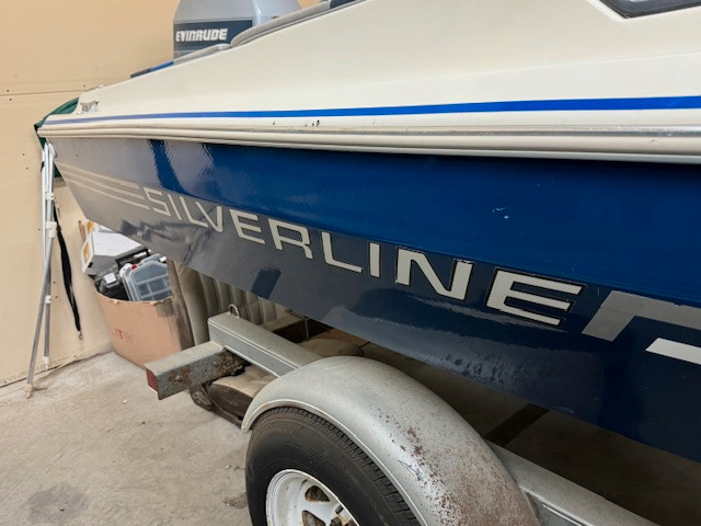1983 Silverline boat w/ Evinrude 140 hp outboard motor w/trailer in Powerboats & Motorboats in Prince Albert - Image 3