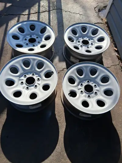 4 Rims for 2009 GMC, $50 for all 4.