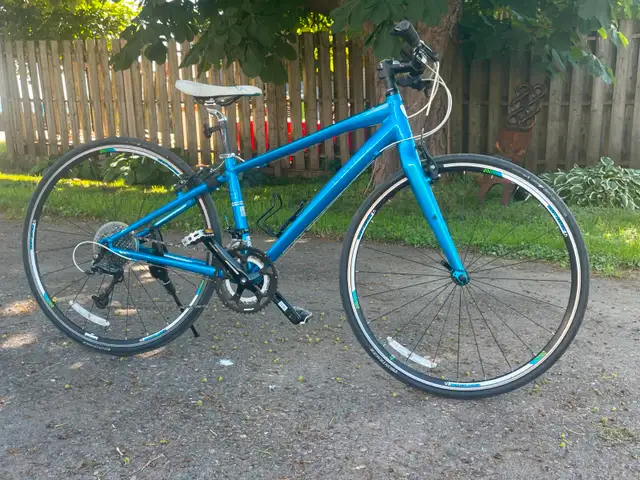 Ladies Trek 7.5 Bike in Road in Truro - Image 2