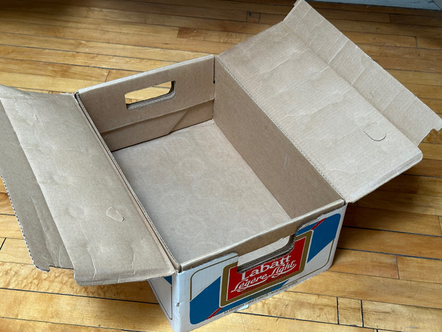 Vintage Boîte Labatt Légère Light Carton Box dans Art et objets de collection  à Ville de Montréal - Image 4