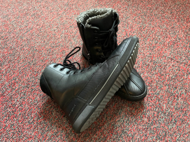 Black Men's Casual Boots (Size 7) in Men's Shoes in City of Toronto