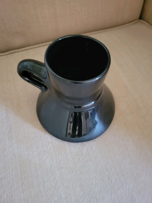 Vintage Mercedes Benz Black/Gold 4 Inch Coffee Mug great shape in Arts & Collectibles in St. Catharines - Image 3