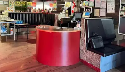 SALE RESTAURANT VERY GOOD LOCATION , VERY GOOD BUSINESS, CALL 431 335 2465, Price negotiable