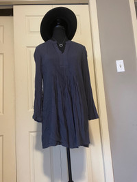 Old Navy mini dress, gray, small, with underlining, excellent 