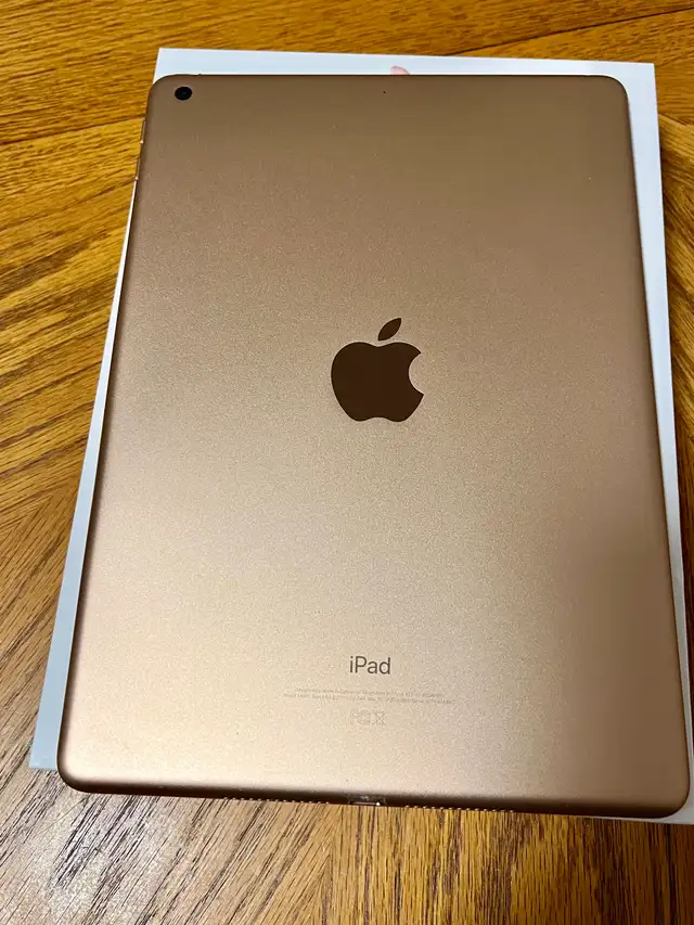 iPad 6th generation - for parts in iPads & Tablets in Oakville / Halton Region - Image 3