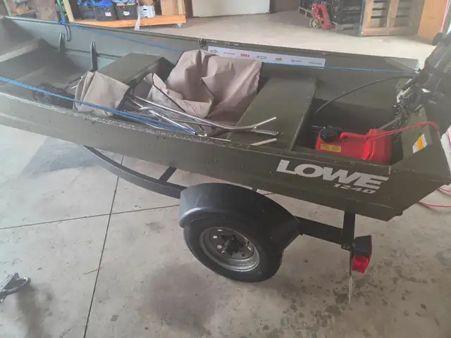 Jon boat trailer and motor for sale in Powerboats & Motorboats in St. Catharines - Image 2