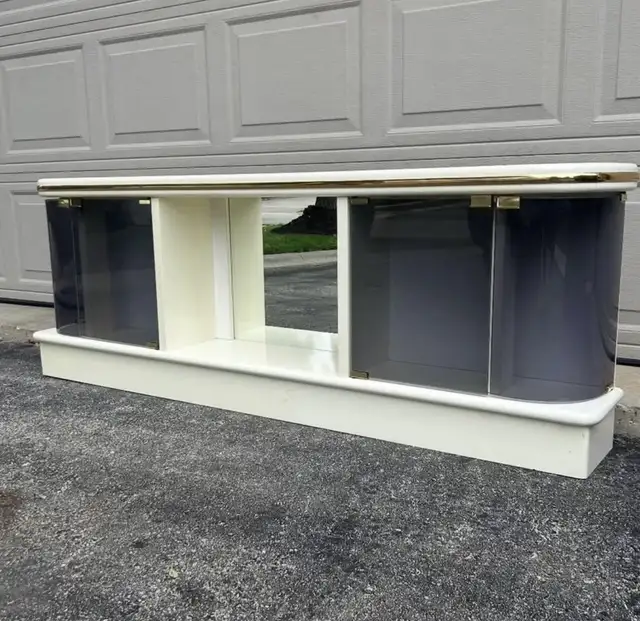 Italian white lacquer Headboard in Home Décor & Accents in Mississauga / Peel Region - Image 3