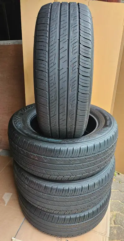 4 pneus ete 255/60 R18. Comptant seulement. 4 summer tires 255/60/18. Cash only