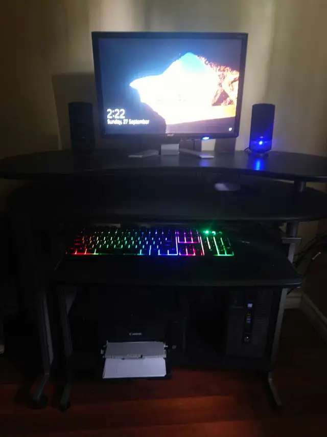 Black Corner Computer Desk with Keyboard Tray578765068729722881
