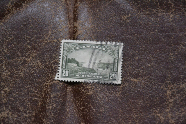 Stamps: Canada 1935 20c Niagara Falls. Scott 225. in Hobbies & Crafts in Ottawa