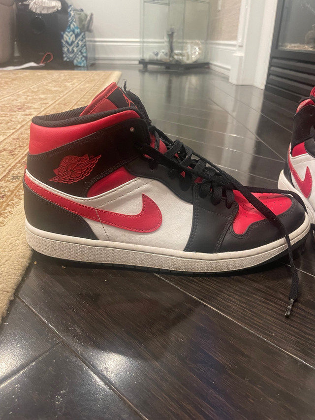 Jordan 1 Mid White Black Red (2022) in Men's Shoes in Oakville / Halton Region