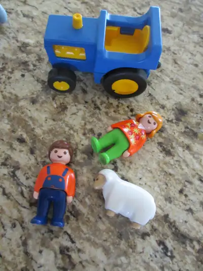 Tracteur playmobil 1-2-3 avec mouton et 2 figurines  (T71), View more