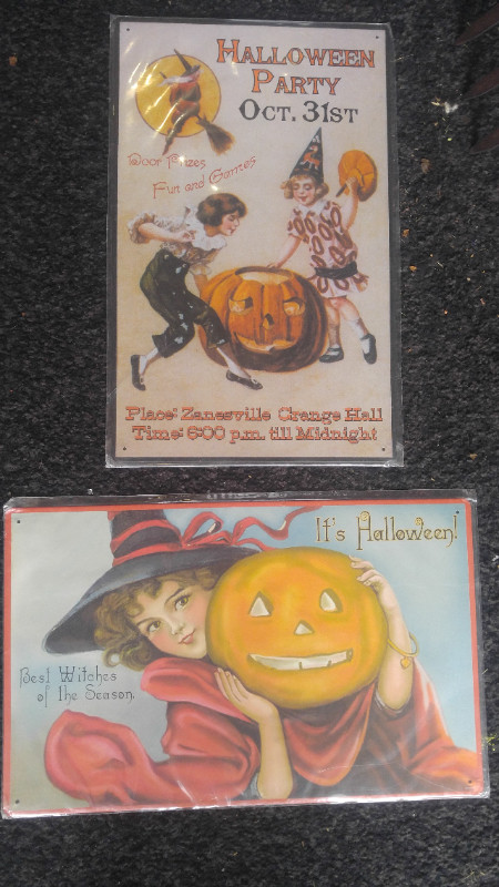 Halloween Tin Signs in Arts & Collectibles in Ottawa