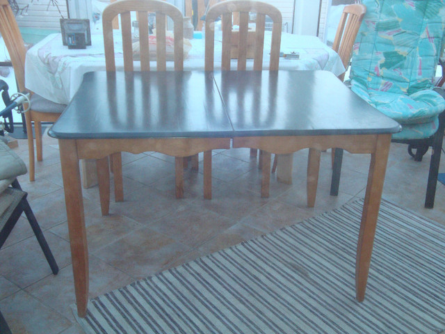 table de cuisine in Dining Tables & Sets in Longueuil / South Shore