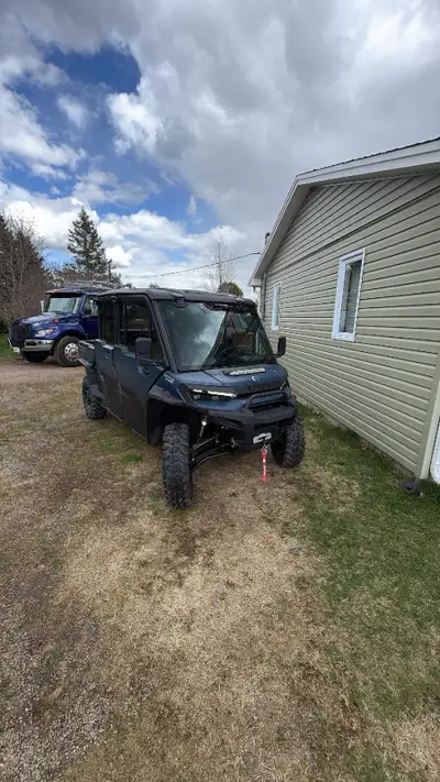 2026 can am defender hd11 limited , lots of options including smart module , light bar dims on its o...