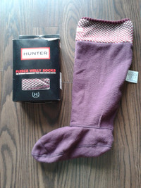 BRAND NEW - HUNTER WELLY SOCKS. SIZE ML