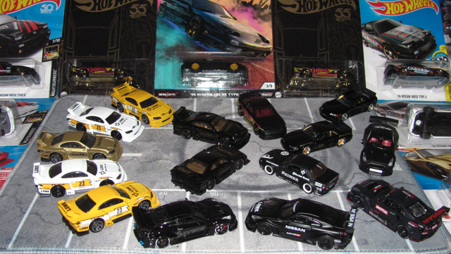 HOT WHEELS NISSAN 1996 180SX TYPE X 55th anniversary Black Gold in Toys & Games in Sarnia - Image 3