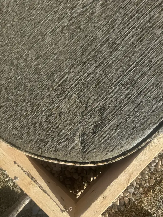 Full concrete64396544200194124