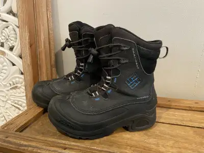 Columbia Winter Boots Kids Size 1, View more
