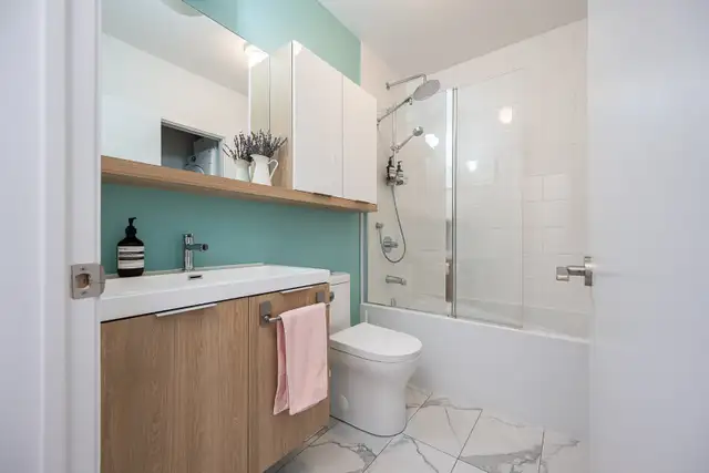 Tres beau condo au coeur d'Hochelaga avec mezzanine et terrasse in Long Term Rentals in City of Montréal - Image 16