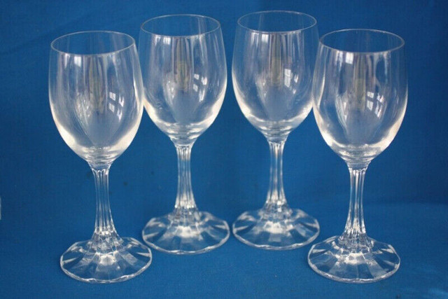 SET 8 CRISTAL D’ARQUES-DURAND IMAGINATION CRYSTAL WINE GLASSES in Other in City of Montréal