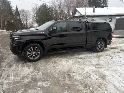 2021 Chevrolet Silverado 1500 Prix: 35000 Odomètre: 145294KM Moteur: 5.3 Couleur extérieure: Noir Co...