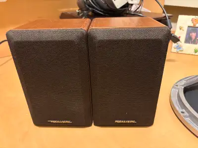 Selling a pair of Realistic Minimus speakers. $50.00 obo.