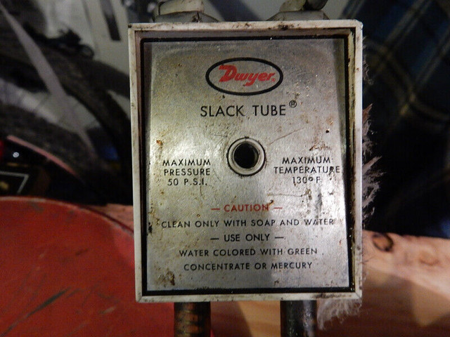 Dwyer Slack Tube Manometer in Hand Tools in Chilliwack - Image 3